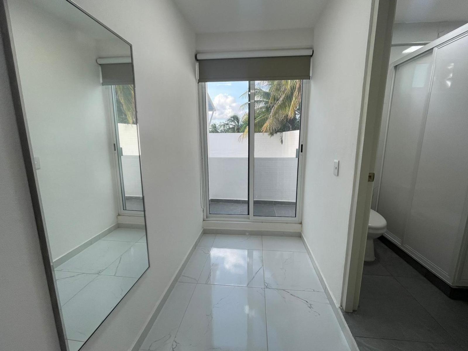 Guest House Stone Wall Residences Cancún Esterno foto