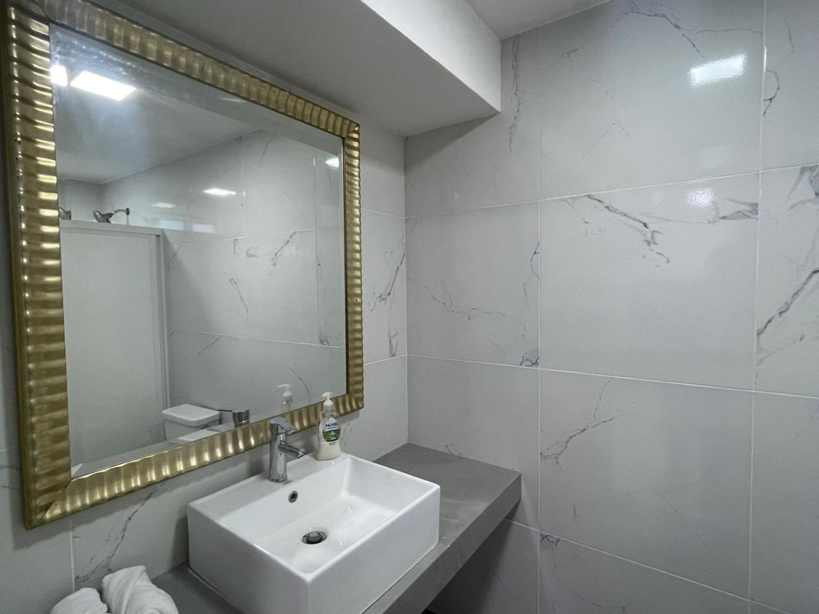 Guest House Stone Wall Residences Cancún Esterno foto