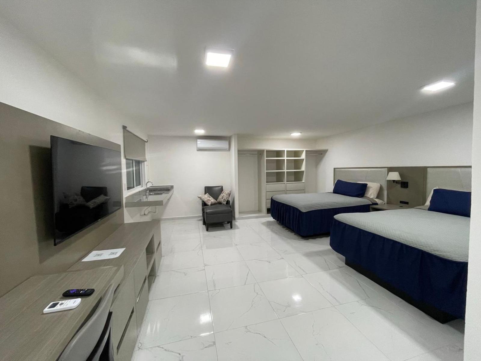 Guest House Stone Wall Residences Cancún Esterno foto