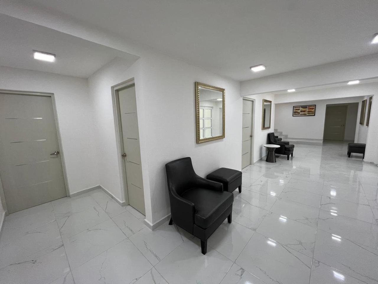 Guest House Stone Wall Residences Cancún Esterno foto